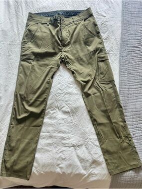 Prana Men's Zion Cargo Pants in Olive